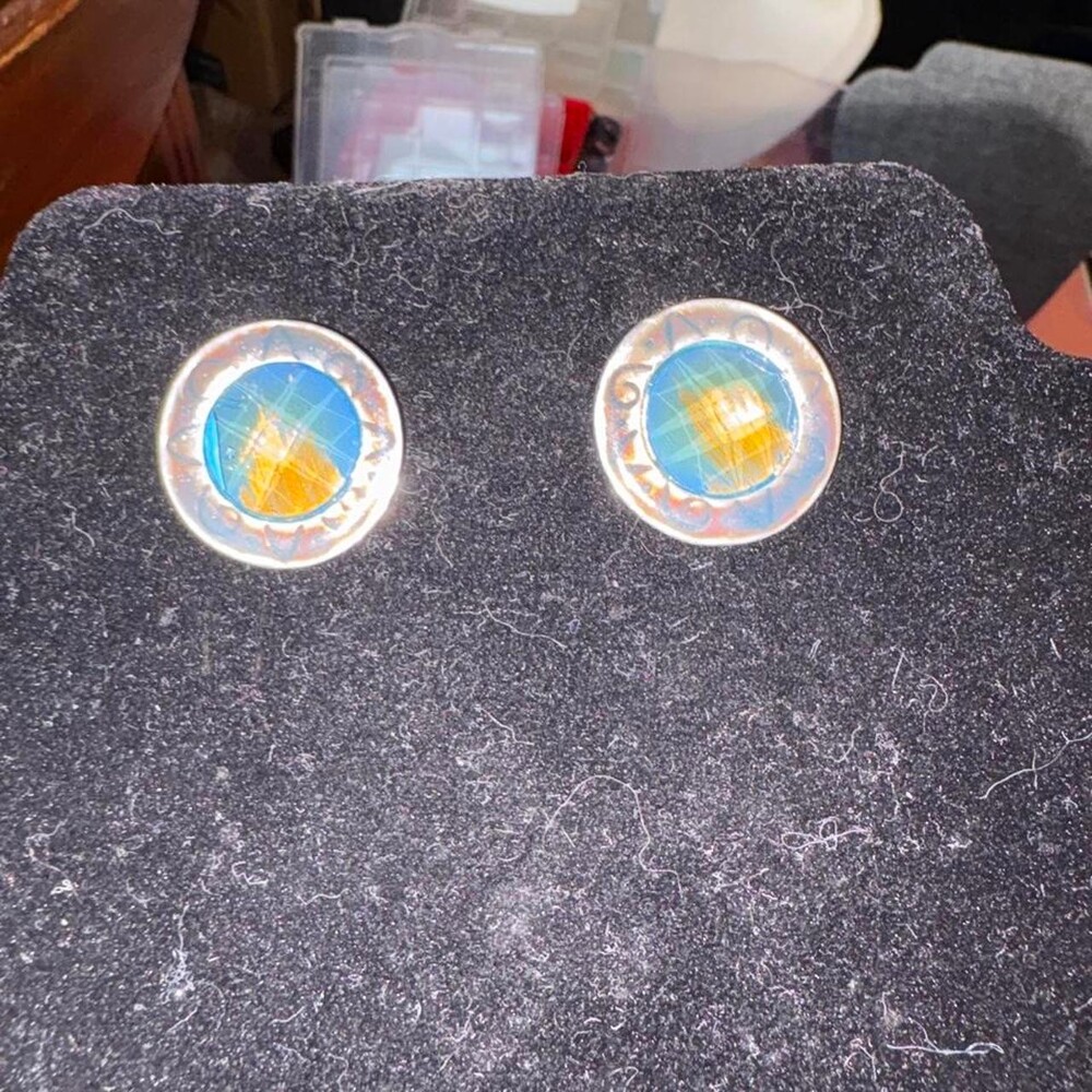 Blue and yellow globe earrings with a retro vibe #retro #globe